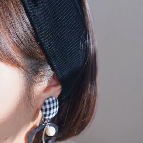 Xmas rose black x button ( pierce)