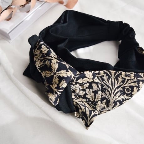 leaves black ivory × T-shirt black / ribbon turban