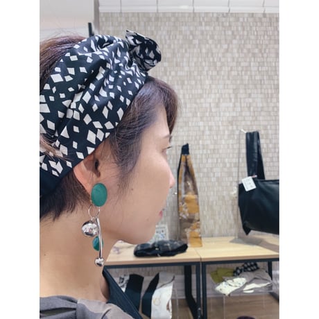 ribbon turban / monotone ×  T-shirt black