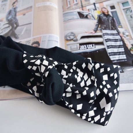 ribbon turban / monotone ×  T-shirt black