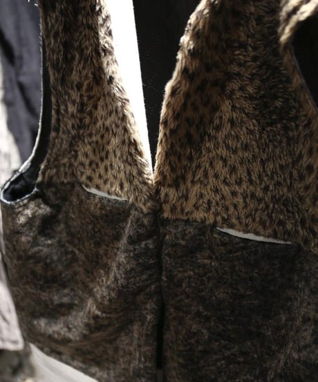 WILDFRÄULEIN "Detachable longers vest"