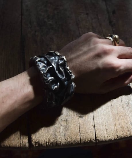 Ferric "Iron × silver gravity bangle" Big & Medium.