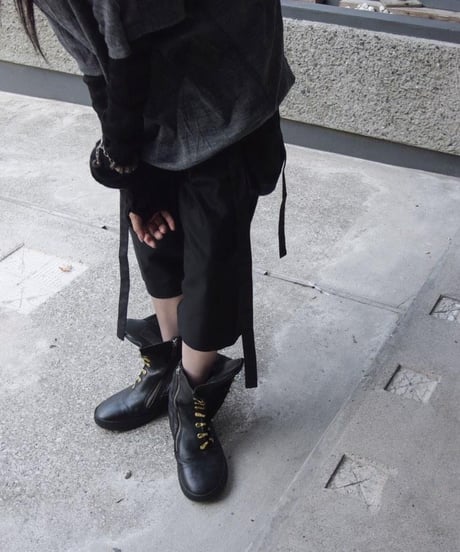 WILDFRÄULEIN "Three-d cargo shorts" Black molskin.