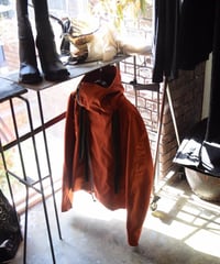 NL "T.O.P hoodie" Ventile orange brown.