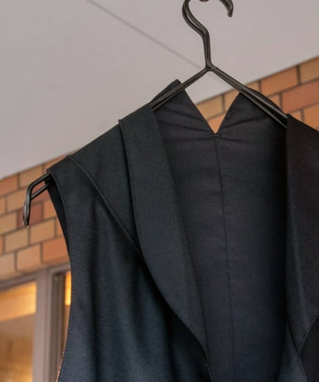 WILDFRÄULEIN "Longers haori gilet" Black gaberdine.