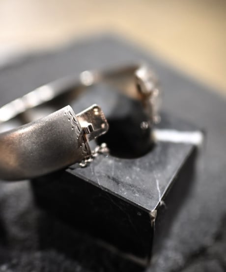 Subtile "French gold filed silver bangle"