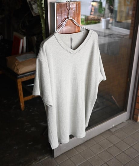 Hankes "Hand stitched halfsleeve cutsew" Italian grey.