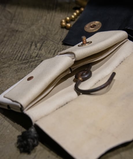 ferric "Leather wallet" Black & White.