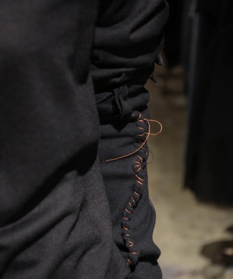 JFR "Acid type -0 Arm warmer" Black floor.