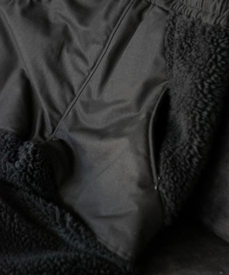 Hankes "Crying snow boa jogger pants"