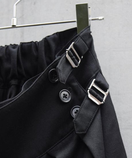 WILDFRÄULEIN "Pleated skirt with hakama pants" Black.