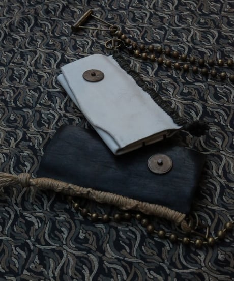 ferric "Leather wallet" Black & White.