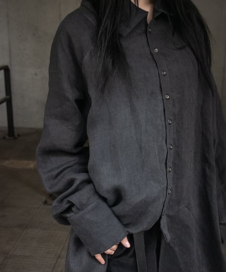 WILDFRÄULEIN "High neck royalty shirt"