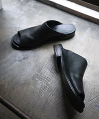 SOIIHM "Leather sandal"
