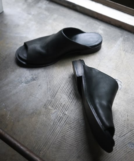 SOIIHM "Leather sandal"