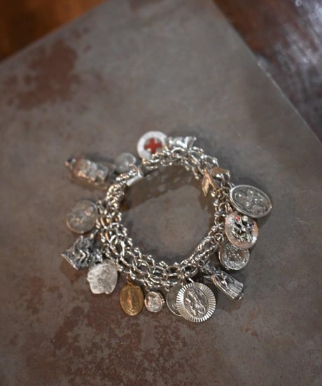 Subtle "Charm bracelet"