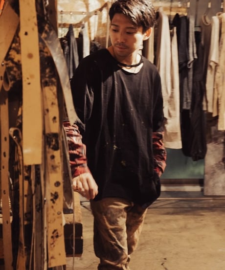 JFR "Crisis heart repezen black panaer' long sleeves" Syfy.