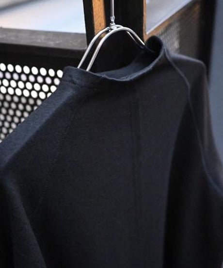 JFR "Typical comfirm knit" Italian merino wool.