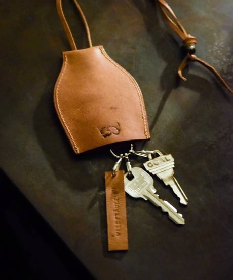 WILDFRÄULEIN "Kangaroo leather keyclochette necklace"