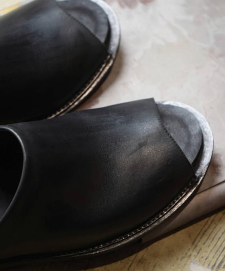 SOIIHM "Leather sandal"