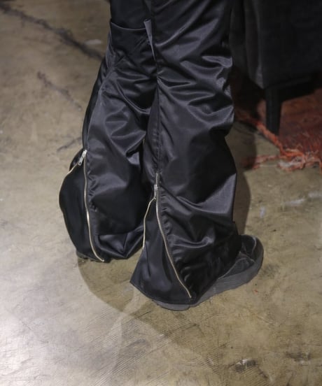 JFR "D.A.M tech leg warmer"
