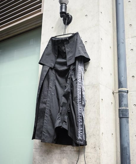 JFR “Geometric golf skirt” Homme.