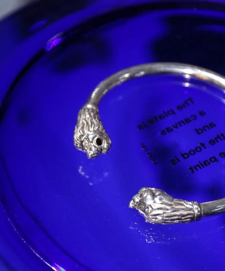 WILDFRÄULEIN "Twin lion' heads bangle" 999silver.