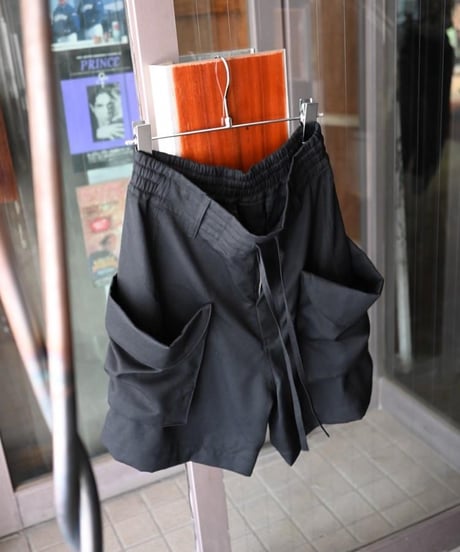 WILDFRÄULEIN "Gabardine wool cargo short pants"