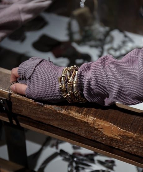 ferric "Skulls hands bangle"