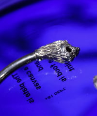 WILDFRÄULEIN "Twin lion' heads bangle" 999silver.