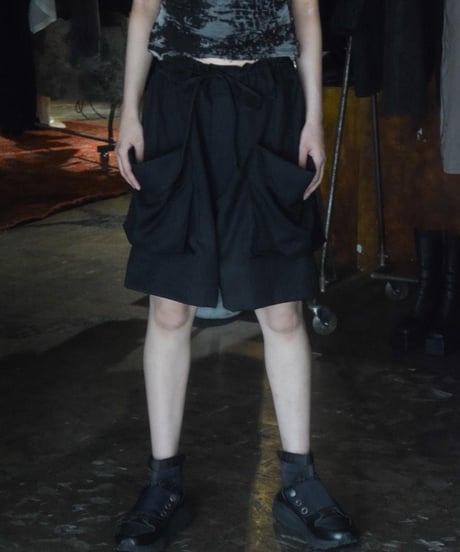 WILDFRÄULEIN "Gabardine wool cargo short pants"