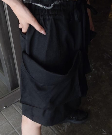 WILDFRÄULEIN "Gabardine wool cargo short pants"