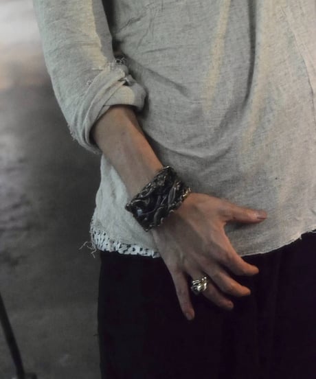 Ferric "Iron × silver gravity bangle" Big & Medium.