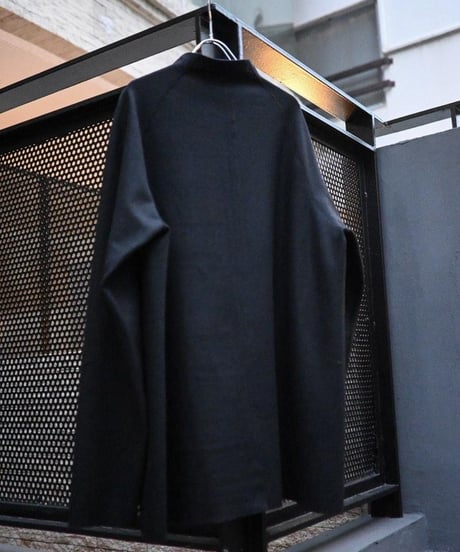JFR "Typical comfirm knit" Italian merino wool.