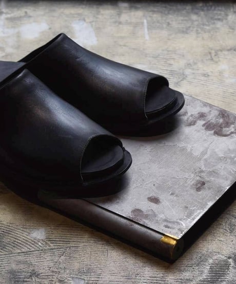 SOIIHM "Leather sandal"