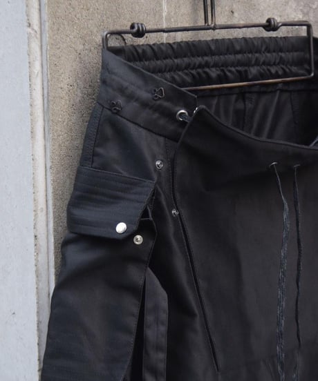 WILDFRÄULEIN "Three-d cargo shorts" Black molskin.
