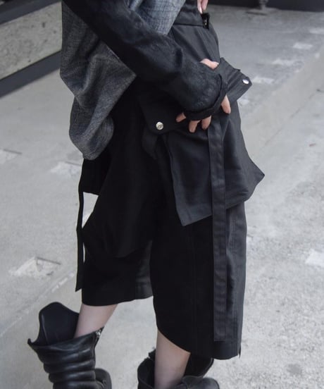 WILDFRÄULEIN "Three-d cargo shorts" Black molskin.