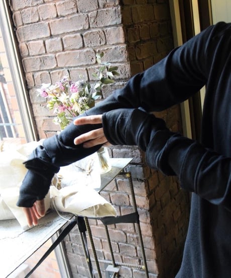 JFR "Tite volume cutsew" Black silk.