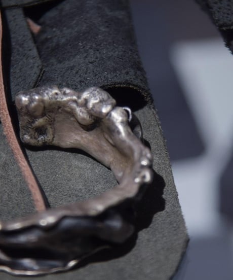 Ferric "Iron × silver gravity bangle" Big & Medium.