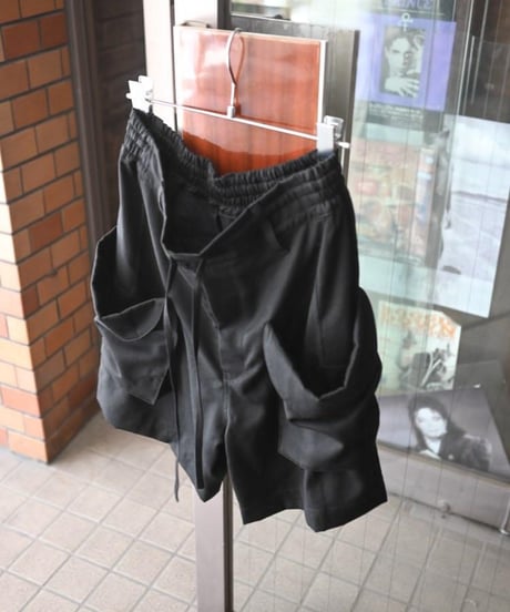 WILDFRÄULEIN "Gabardine wool cargo short pants"