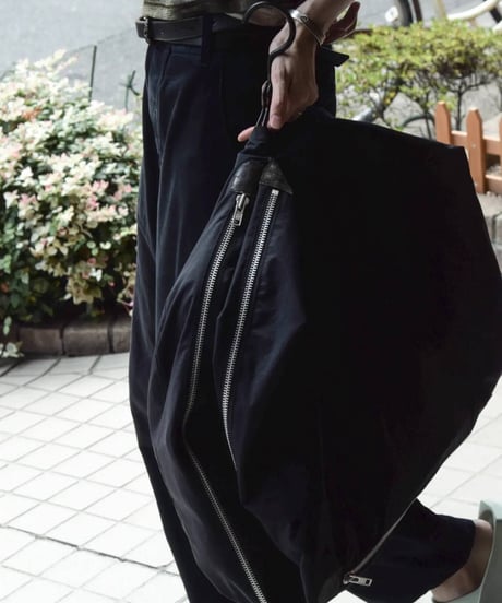 NL "Garment case" With ferric iron hanger.