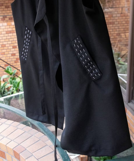 WILDFRÄULEIN "Longers haori gilet" Black gaberdine.