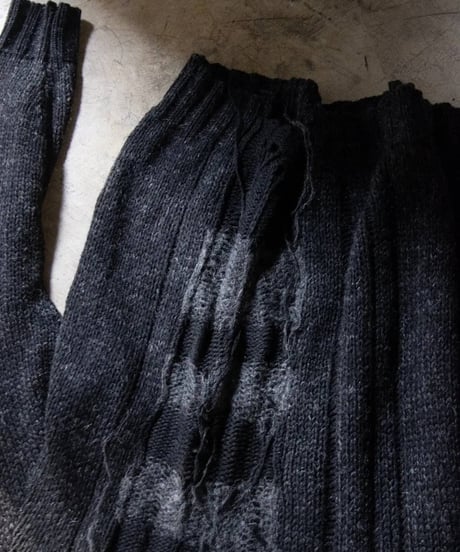 WILDFRÄULEIN "Hand knit ritz sweater" Black color.
