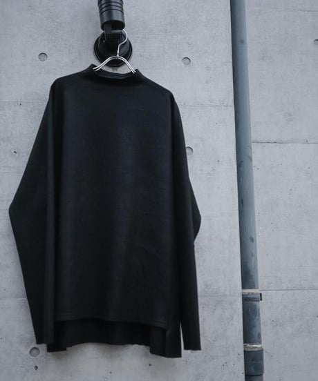 JFR "Typical comfirm knit" Italian merino wool.