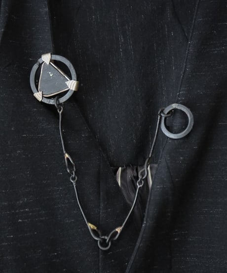 Ferric "Triangle bone cast broach" Black toramalli.