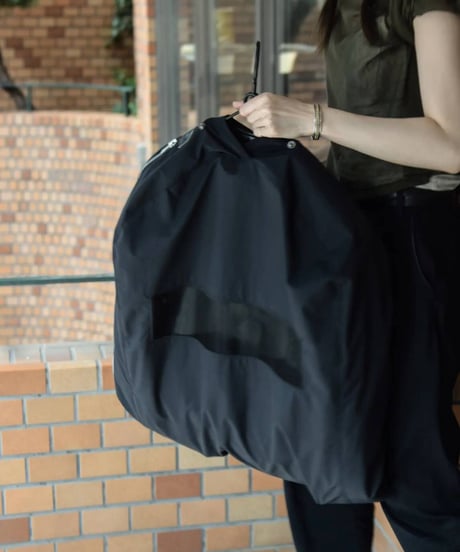 NL "Garment case" With ferric iron hanger.