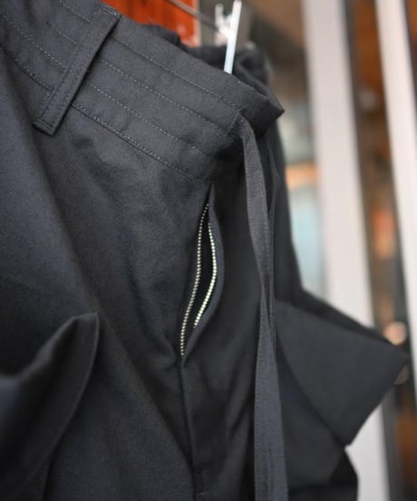 WILDFRÄULEIN "Gabardine wool cargo short pants"