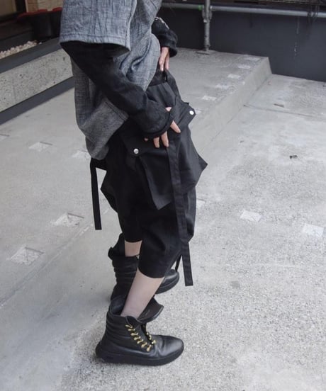 WILDFRÄULEIN "Three-d cargo shorts" Black molskin.