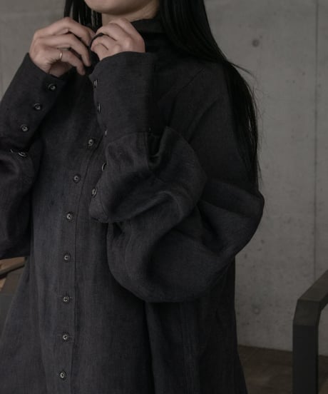 WILDFRÄULEIN "High neck royalty shirt"