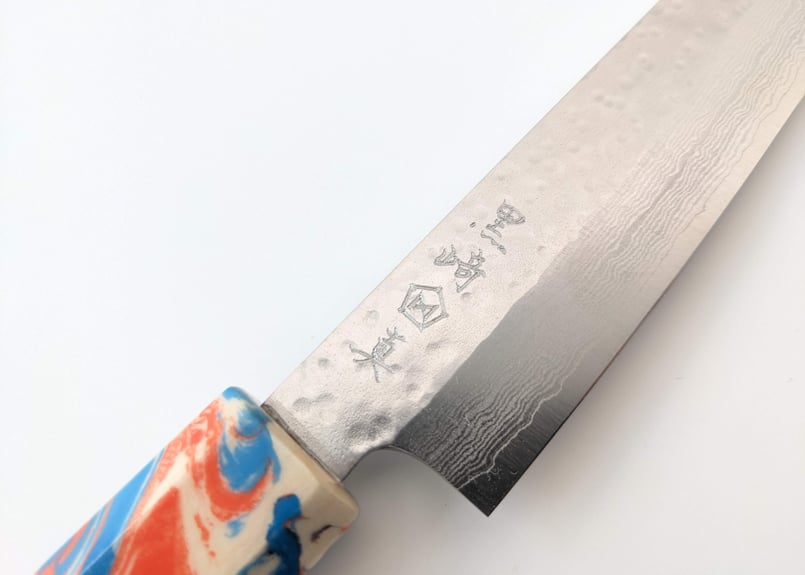 QK0025 | VG7積層 | 鎚目ペティ135㎜ | オレンジ青マーブル柄 QK0025 | VG7積層 | 鎚目ペティ135㎜ | オレンジ青マーブル柄